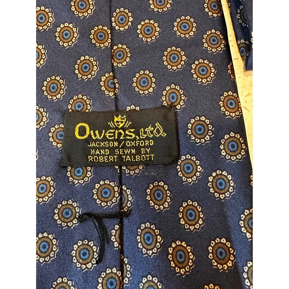 Robert Talbott Owens Ltd Navy Italian Madder Silk Medallion Hand Sewn Men Tie
